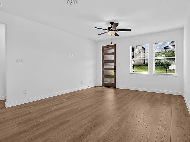1105 Beebalm Mews — Photo 3