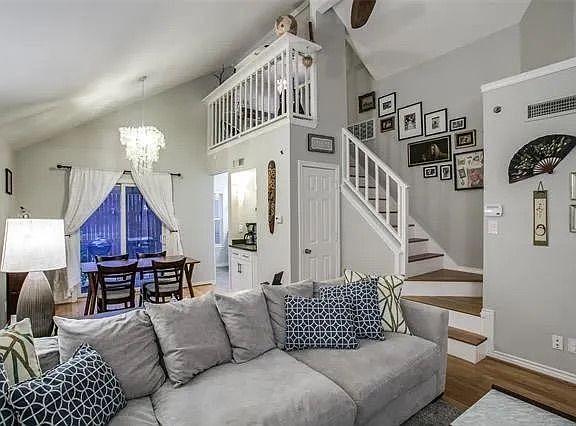 5th image of 3431 San Jacinto St