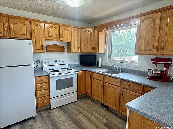 3rd image of 1504 Studer STREET