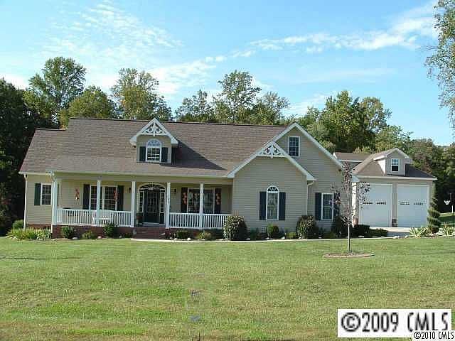 1st image of 180 Donsdale Dr
