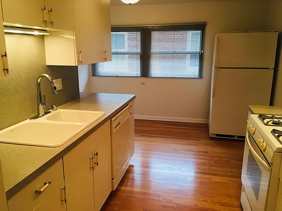 3rd image of 1306 E Kensington Blvd