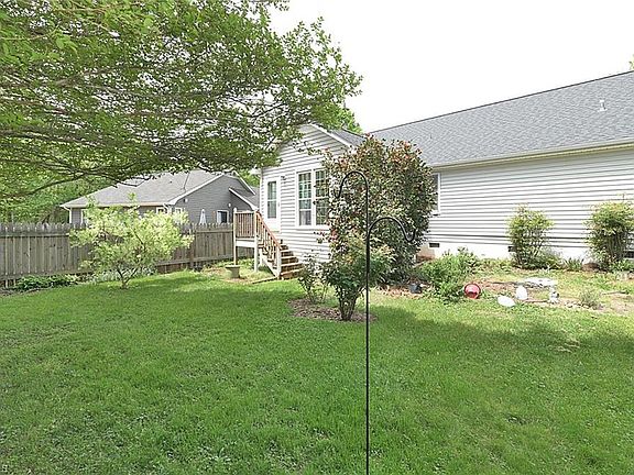 4th image of 1216 Sequoia Dr