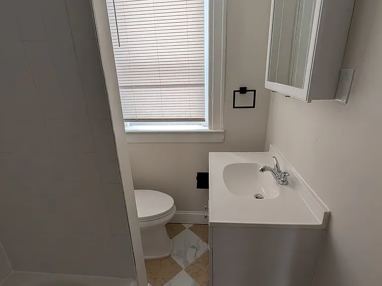 293 Norton St #B8 — Photo 11