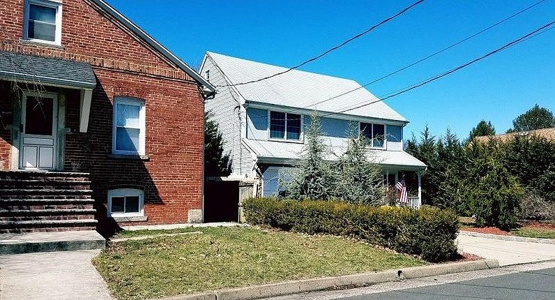 2nd image of 749 Voorhees Ave