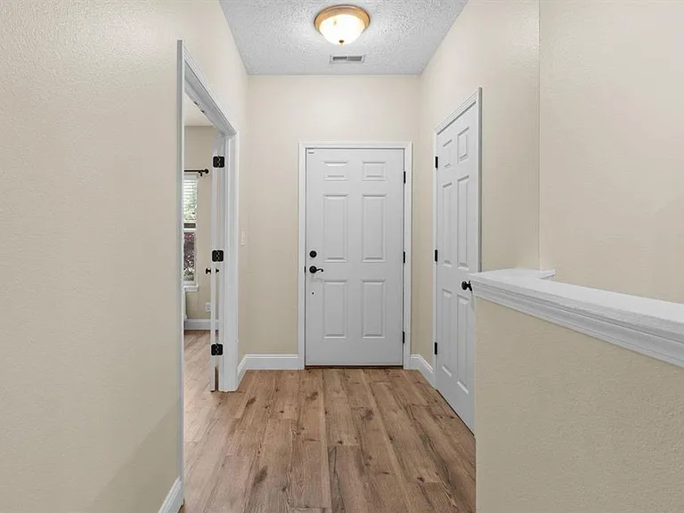 2293 Fleming Dr — Photo 4