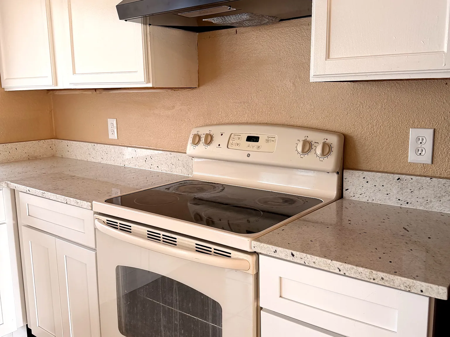 4 bed, 1045 sqft, $1,275 — Photo 2