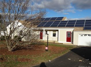 6 Circle Dr E, Danbury, CT 06811