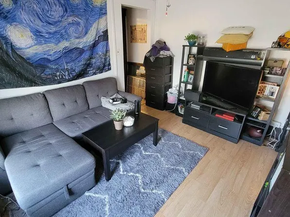 2303 Olive St APT 4, Cedar Falls, IA 50613