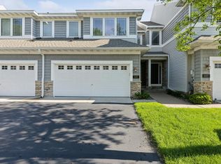 635 Sutherland Dr, Woodbury, MN 55129