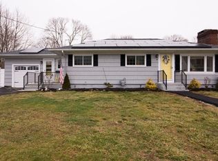 93 Eisenhower Rd, Swansea, MA 02777