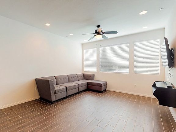 4th image of 2418 S Fremont Ave Unit 6