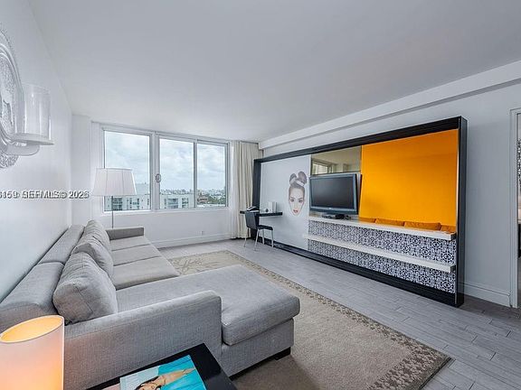 4th image of 1100 West Ave #721