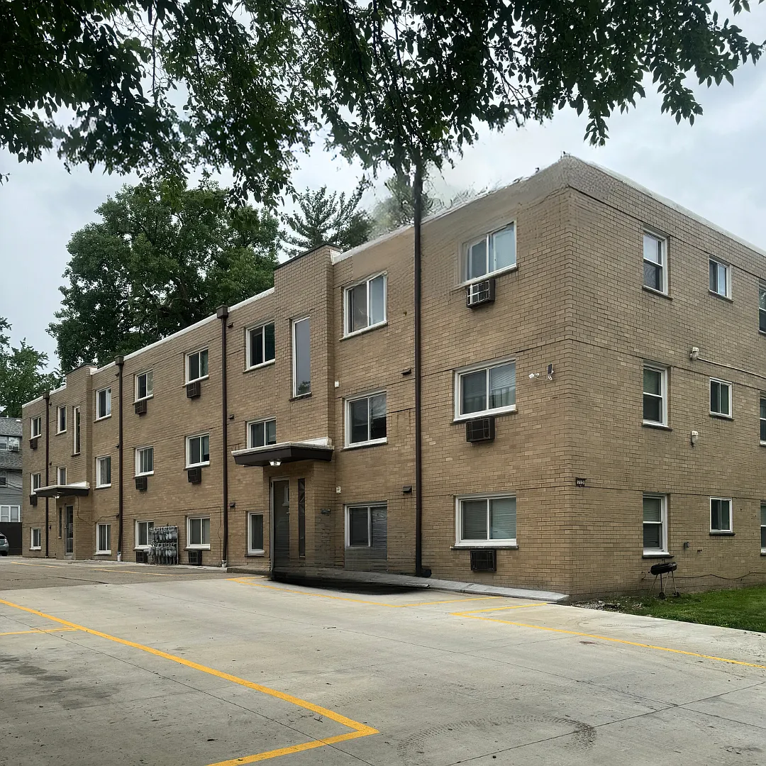Building Photo - 713 W Church St #6