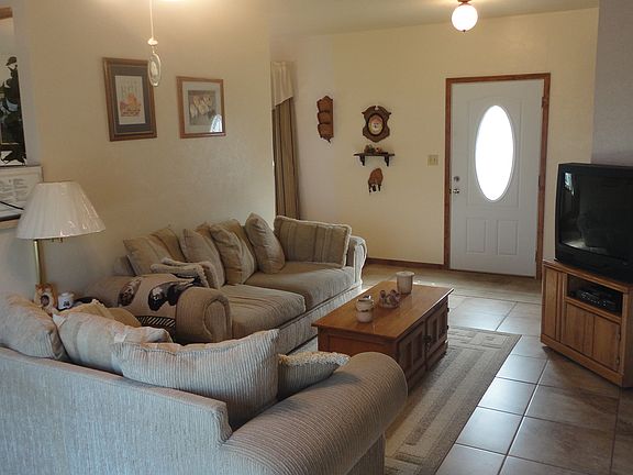 4th image of 61026 Myrtle Dr