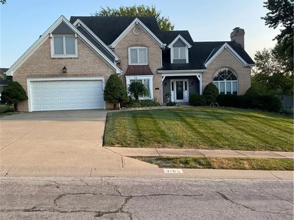 3105 NE 70th St, Kansas City, MO 64119