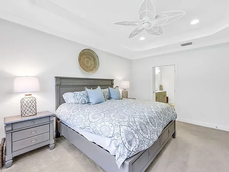 Main king bedroom
