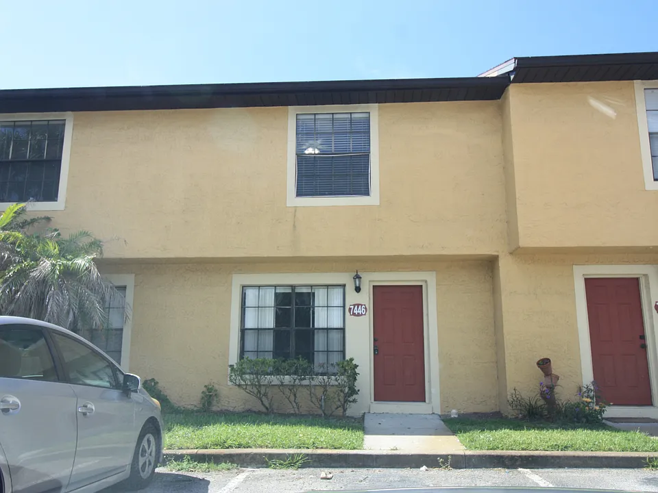 7446 Wynnewood Sq #190