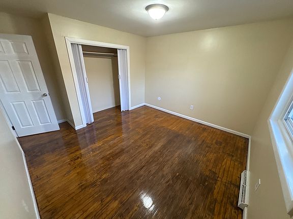 4th image of 217 Fairfield St