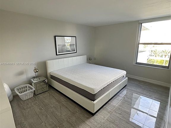 5th image of 2899 Collins Ave APT 617