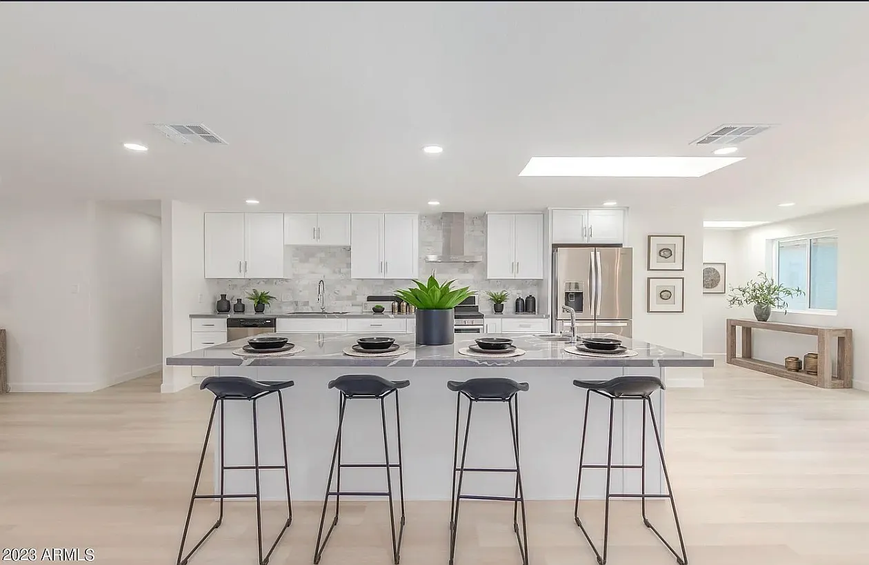3758 E Willow Ave — Photo 3