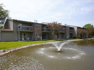 1207 Briarbrook Dr APT 206, Wheaton, IL 60189