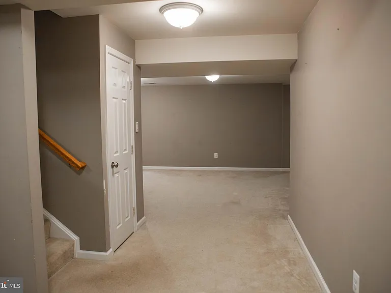 18136 Prestwick Ter — Photo 36