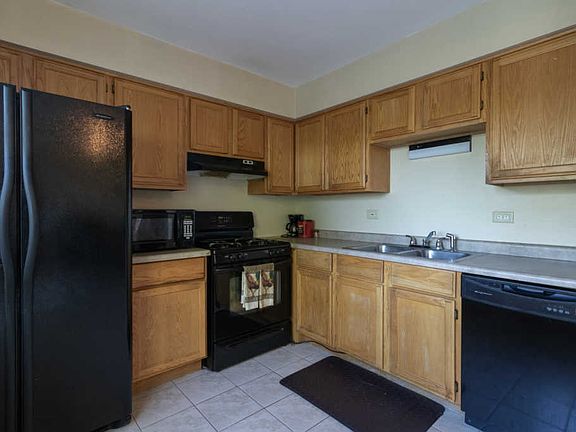 2nd image of 2223 Windsor Ln