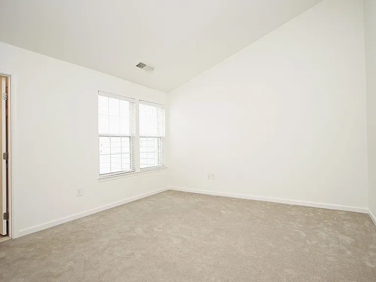 1557 Montessori Ter — Photo 13
