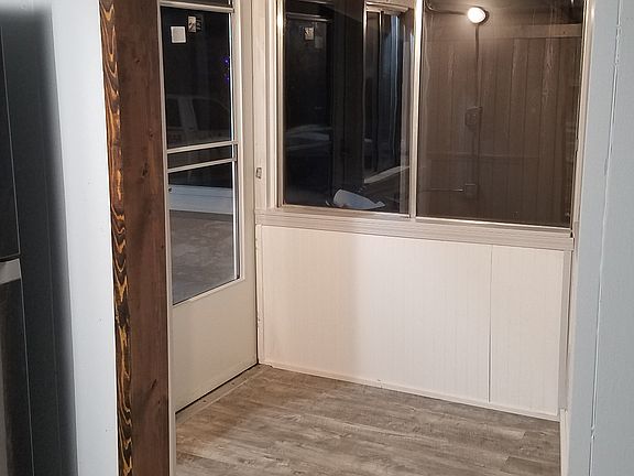 5th image of 23 Eastwood Dr