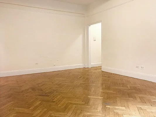 Rented by AJ Clarke | media 10