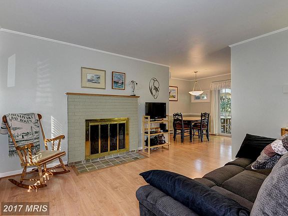 2nd image of 1027 Hyde Park Dr