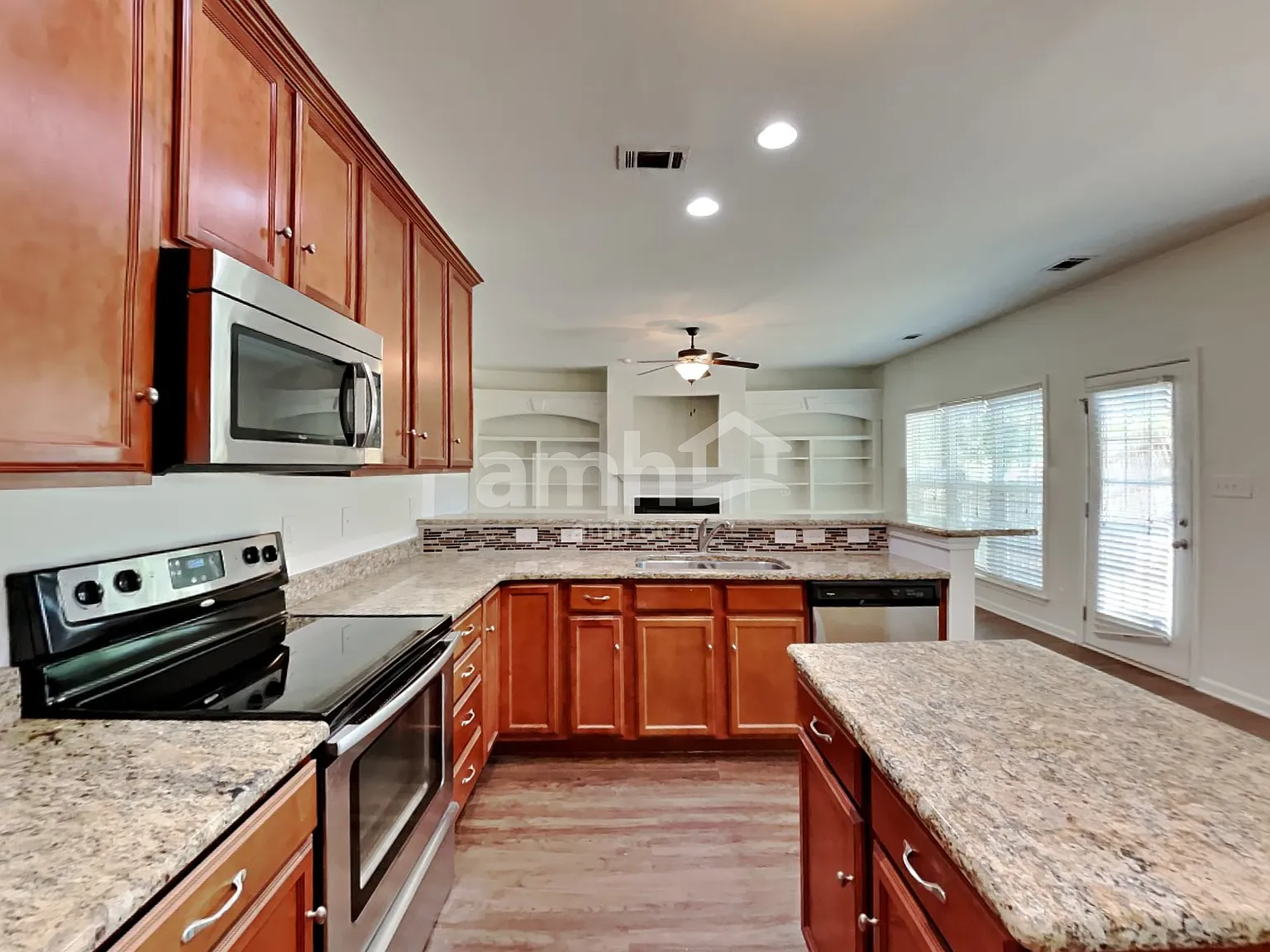 4 bed, 2.5 bath, 2894 sqft, $2,755 — Photo 3