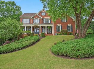 915 Misty Wood Ln, Suwanee, GA 30024