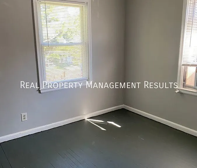 1208 Macarthur Dr — Photo 10