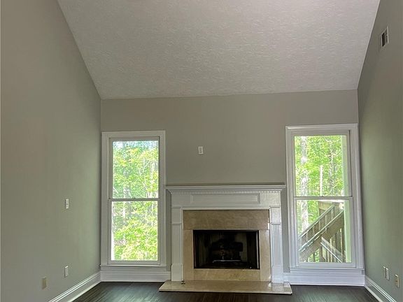 3rd image of 202 Concord Dr