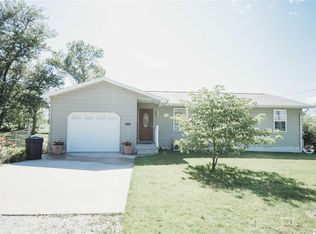 500 S Main St, Camp Point, IL 62320