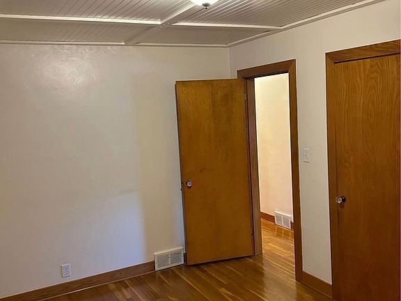 2nd image of 457 W Main St #R