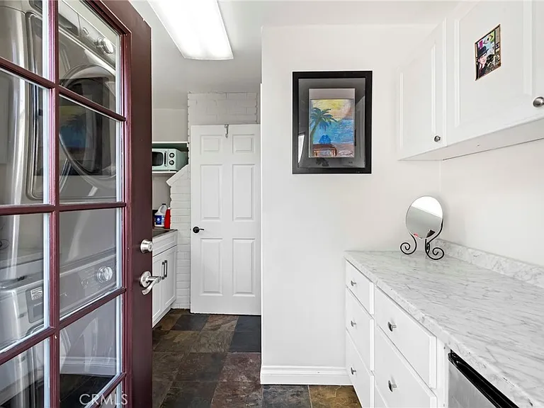 5231 Glasgow Way — Photo 21
