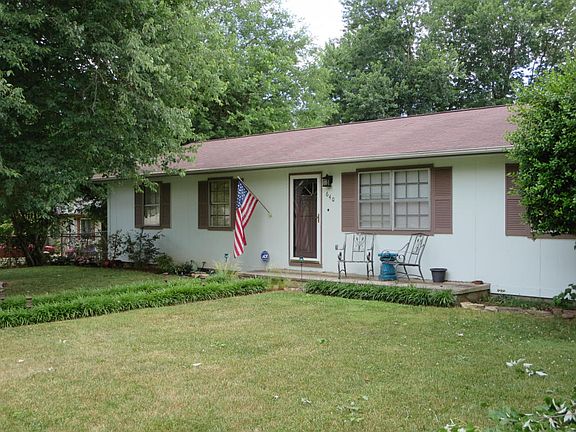 2nd image of 640 Blueberry Ln