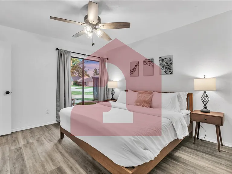 4045 Thunderbird Dr — Photo 6