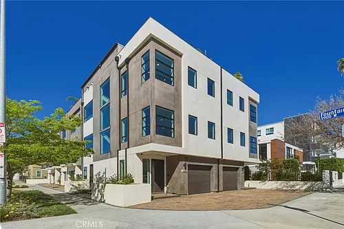 1301 Tamarind Ave Photo 1