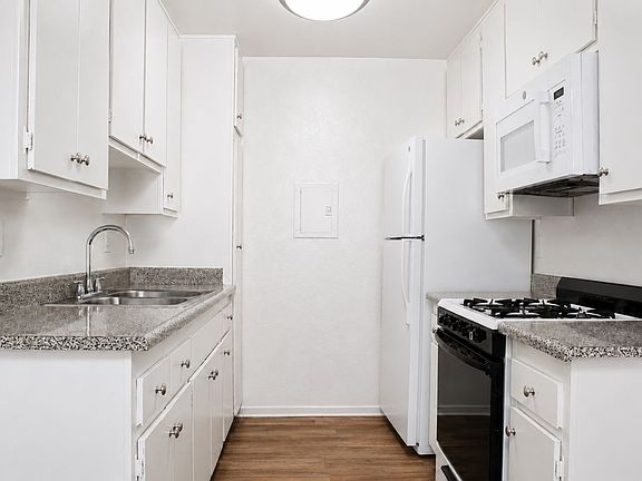 3rd image of 5747 Laurel Cyn Blvd APT 12