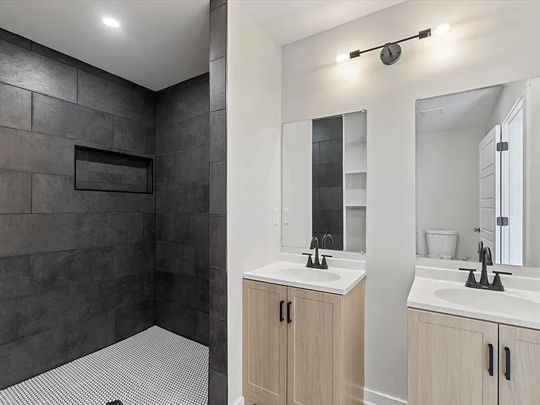 750 Barrett Pl — Photo 11