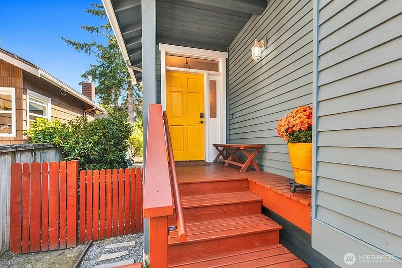 2nd image of 5622 46th Avenue SW