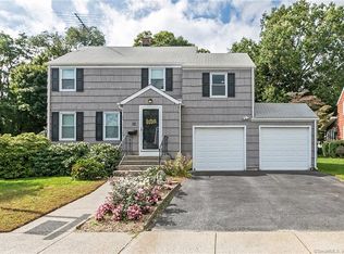 92 Blamey Cir, Stratford, CT 06614