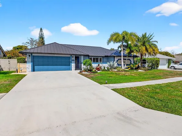 13808 Geranium Pl, Wellington, FL 33414