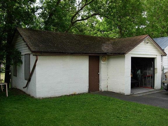2nd image of 403 Steuben St