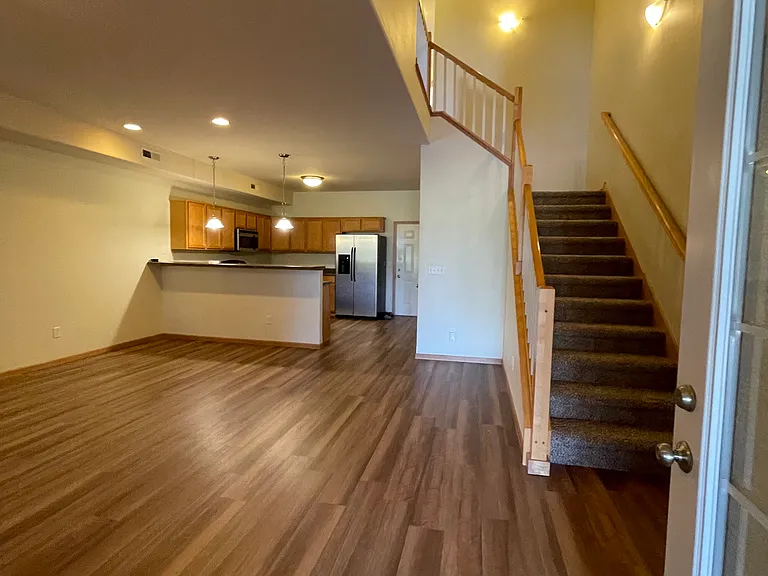 217 Brentwood Dr — Photo 6