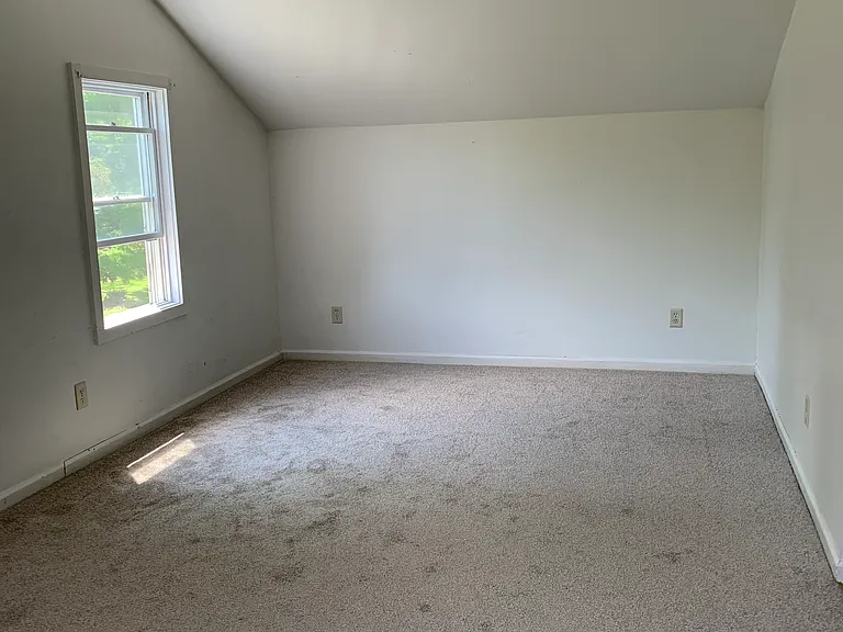 211 Bowerman Rd — Photo 26
