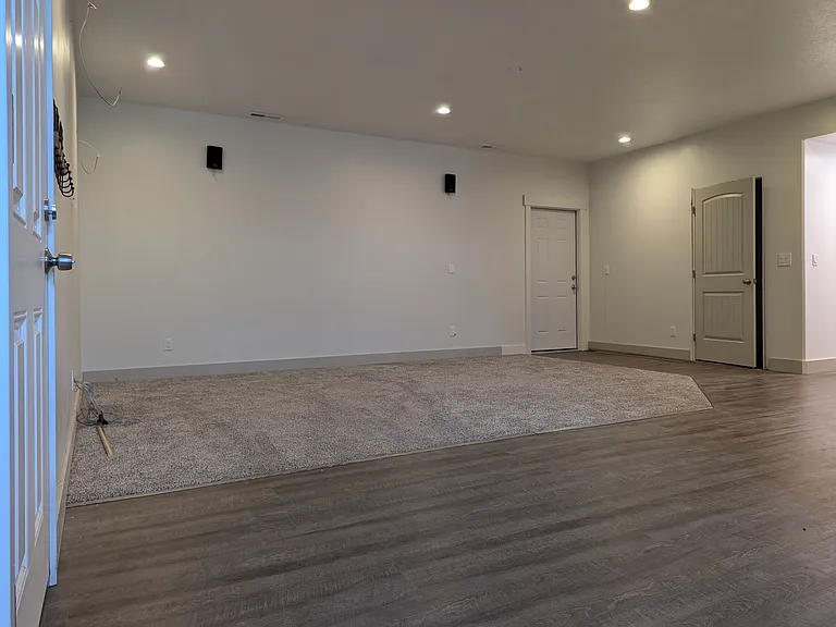 175 W 200 S — Photo 6